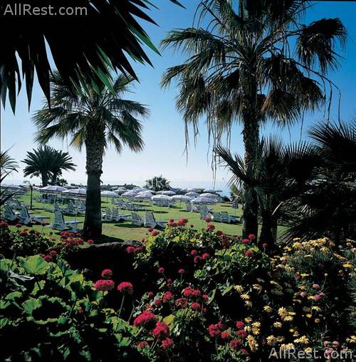 Amathus Beach Hotel 7